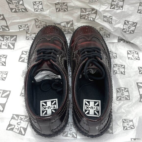 T.U.K. EZC Rub Off Leather Brogue BURG/BLK Size: 8 (A9249) main image 9